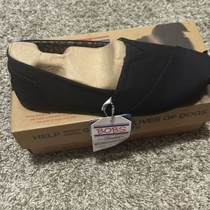Bobs From Skechers Memory Foam shoes. Brand new!